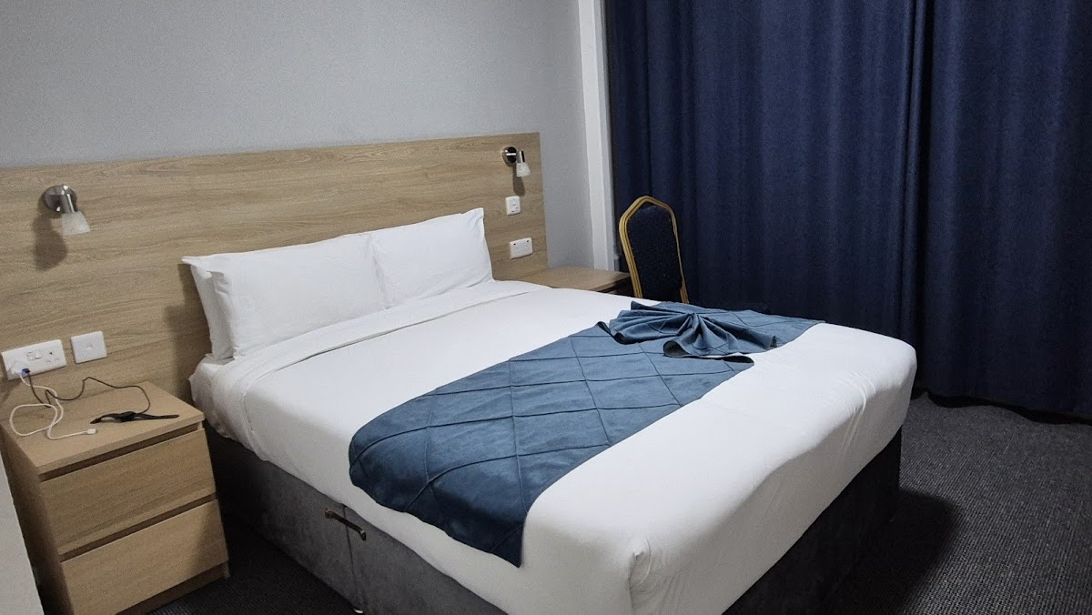 OYO The Chiltern Hotel